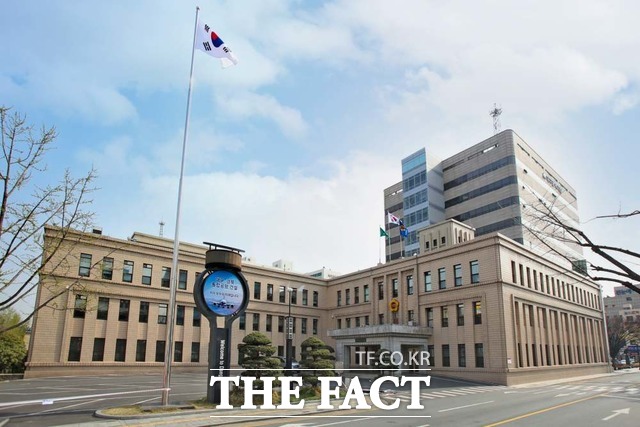 대구시의회는 15일 제295회 정례회를 개회해 30일까지 총73건의 안건을 심의한다. 대구시의회 전경 / 대구시의회 제공