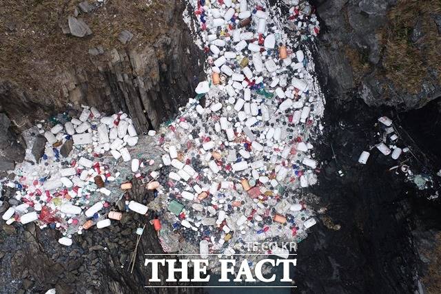 대청도 해양쓰레기 항공사진. / 충남도 제공