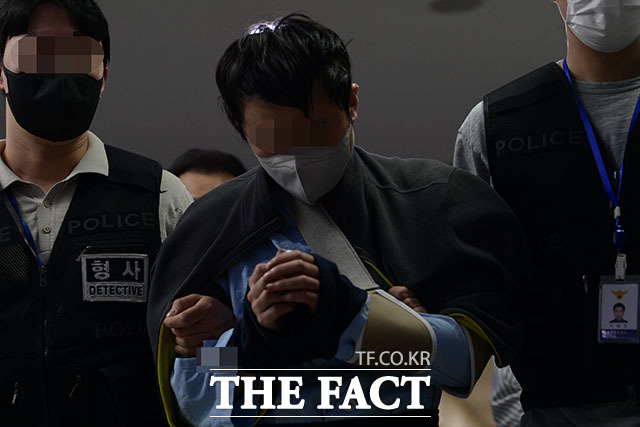 경찰이 서울 지하철 2호선 신당역 여자 화장실에서 20대 여성 역무원을 살해한 혐의로 구속된 30대 남성 A씨(사진)의 자택을 압수수색했다./남윤호 기자