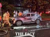  부산 사하구 길거리 주차 차량 불…50대 남성 숨진 채  발견