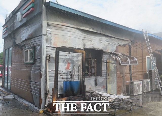 영주 상망동 편의점 건물 화재. /영주소방서 제공