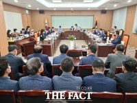  초선 의원-정책지원관, 첫 행정사무감사에서 원팀 활약