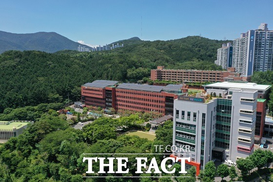 하윤수 부산광역시 교육감은 오는 2030년까지 현 서면 놀이 마루 부지로 부산교육청 청사 이전을 추진한다고 23일 밝혔다./부산교육청 제공.