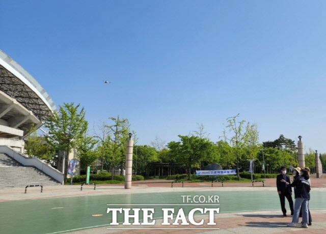 교육은 10월부터 4주 동안 매주 수요일마다 와-스타디움에서 실내체험과 야외체험으로 구분돼 진행되며, 안전하고 체계적이 교육을 위해 반 별 최대 8명으로 운영된다./안산시 제공