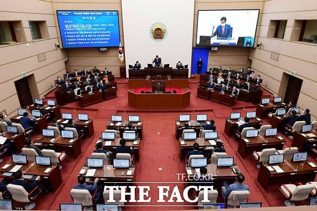 경남도의회는 27일 열린 제398회 정례회 제4차 본회의에서 일본 정부의 후쿠시마 방사능 오염수 방류 중단 촉구 결의안을 채택했다./경남도의회 제공