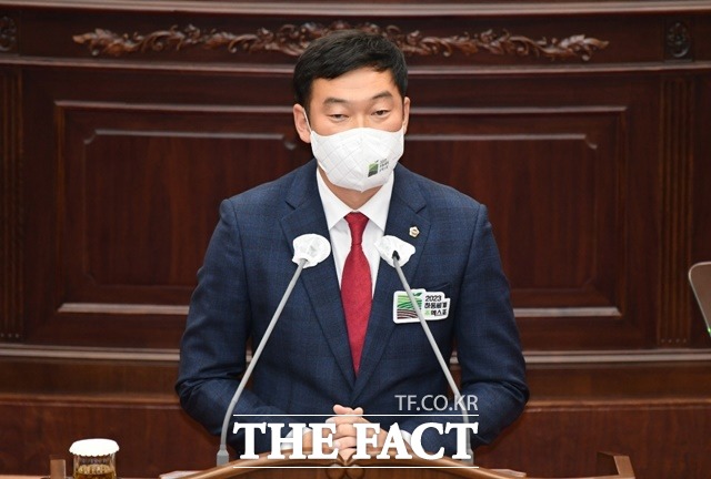 김구연 도의원(하동군, 국민의힘)이 제398회 경남도의회 정례회 제4차 본회의 5분 자유발언을 하고 있다./하동군 제공