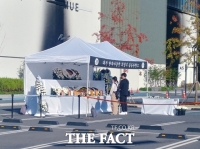  '대형 아울렛에서 참사 믿기지 않아'...대전 현대아울렛 희생자 추모 발길