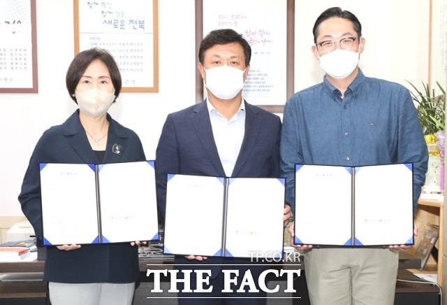 이학수 시장은 “정읍지역 소외계층 가정을 발굴하기 위해 최선의 노력을 다할 것”이라며 “오늘 협약한 두 기관과의 협력을 통해 복지 사각지대 제로로 향하는 정읍시가 될 것으로 기대된다”고 말했다. / 정읍시 제공