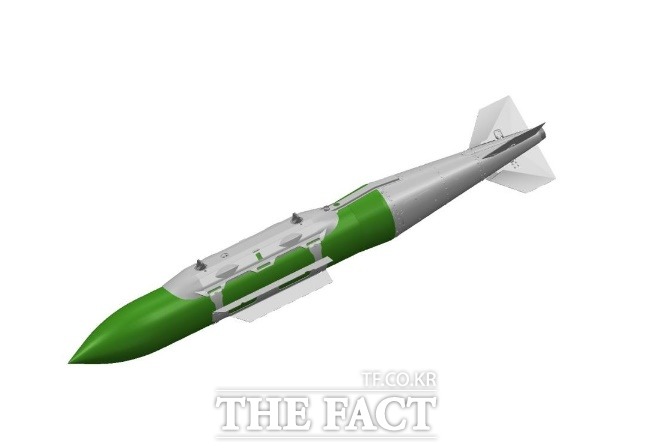 우리공군이 4일 투하한 것과 같은 종류의 JDAM 정밀유도폭탄. /공군
