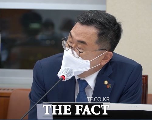 소병철 의원이 지난 4일 정무위 국감에서 경전선 전철화 사업의 순천도심 통과의 문제점을 지적하고 3단계 해법 제시했다. /소병철 의원실 제공