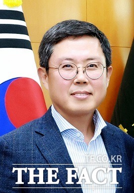 화순군이 안도걸 전 기획재정부 제2차관을 제41회 군민의 상 수상자로 선정했다 / 화순군 제공