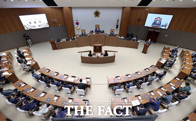 충청남도 의정비 심의위원회는 6일 회의를 열고 12대 충남도의회 의원들의 의정비를 동결했다. / 충남도의회 제공