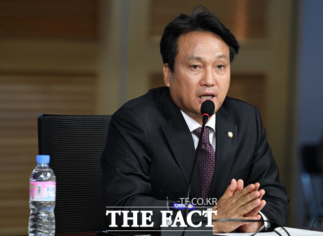 교육위원회 소속 더불어민주당 안민석 의원/ 더팩트DB