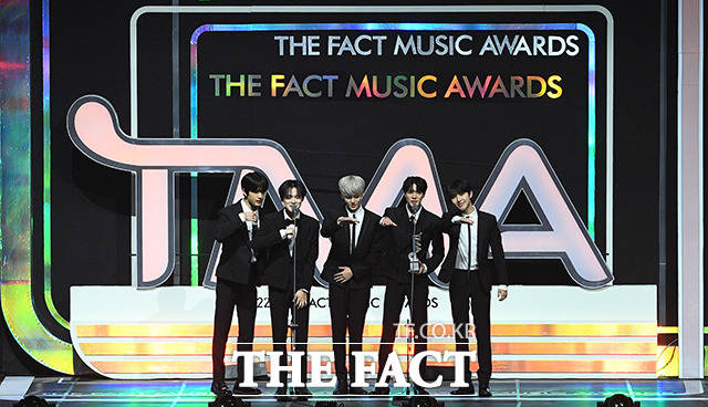 2022 더팩트 뮤직 어워즈(THE FACT MUSIC AWARDS, TMA)의 리스너스 초이스상 수상자는 그룹 NCT 드림이었다. /KSPO DOME=이선화 기자·이동률 기자