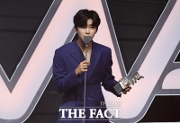  [현장FACT] '어디다 트로피 두죠?' 임영웅과 5개 트로피(영상)