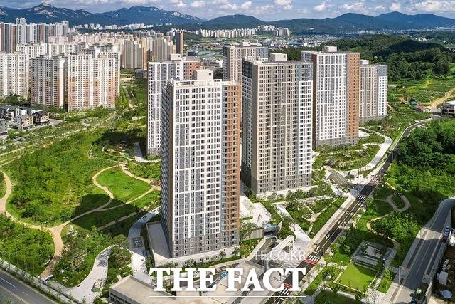 임대아파트의 부실시공과 주택공급 물량을 유지학 위해 건축비 상한을 풀어야 한다는 목소리가 나온다. 경기도의 한 임대주택단지 모습. /GH 제공