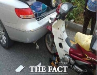  서 있는 차량 뒷 범퍼 들이 받은 70대 오토바이 운전자 숨져