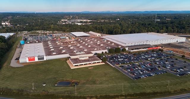 두산밥캣은 미국 노스캐롤라이나주에 있는 스테이츠빌 공장의 증설을 마쳤다고 13일 밝혔다. /두산 제공
