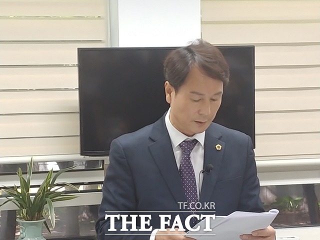 이상래 대전시의장이 13일 대전시의회 기자실에 취임 100일을 맞아 기자회견을 하고 있다. / 대전=라안일 기자