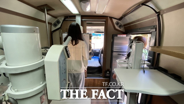 경기 과천시가 19일부터 지역 내 초등학생을 대상으로 척추측만증 조기발견을 위한 검진 사업을 실시한다./과천시 제공