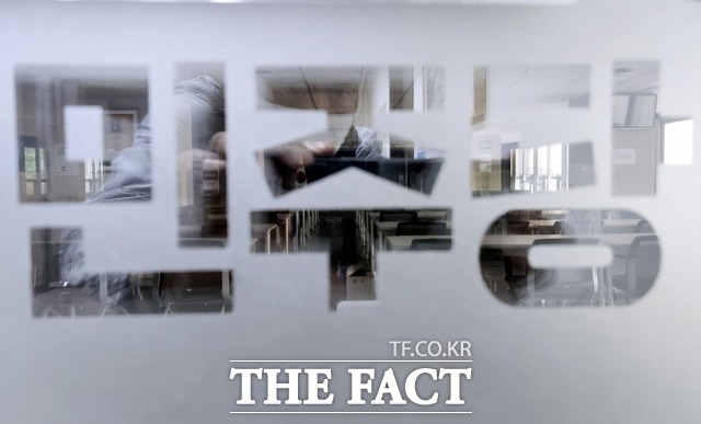 이재명 더불어민주당 대표 측근인 김용 민주연구원 부원장의 불법정치자금 의혹을 수사 중인 검찰이 민주연구원에 대한 압수수색에 나섰다. /더팩트 DB