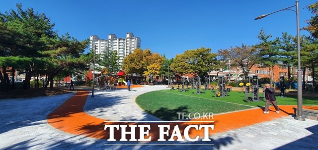 재정비 사업이 완료된 원성공원 모습. / 천안시 제공