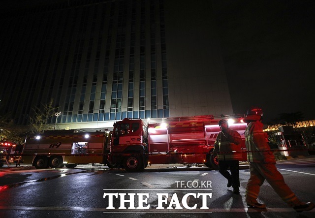 경기 분당경찰서는 21일 판교에 위치한 SK C&C 판교캠퍼스 A동 데이터센터와 B동에 있는 사무실 등 2곳에 수사관을 보내 관련 자료를 확보 중이다. /뉴시스