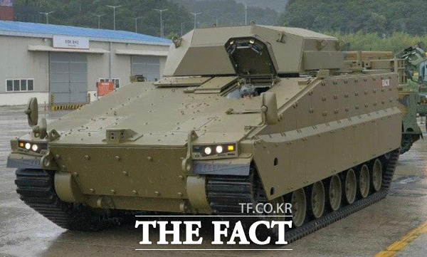 마리우시 브와슈차크 폴란드 부총리 겸 국방부 장관은 현지 시간으로 20일 한국 장갑차 AS-21, 레드백 도입을 고려하고 있다고 SNS를 통해 밝혔다. /한화디펜스 제공