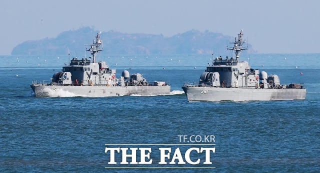 국방부는 27일 국방부와 해군은 11월 6일 일본에서 개최되는 국제관함식에 우리 해군 함정이 참가하는 것으로 결정했다고 밝혔다. 우리 해군의 일본 관함식 참석은 지난 2015년 이후 7년 만이다.사진은 기사 내용과 무관. /더팩트 DB