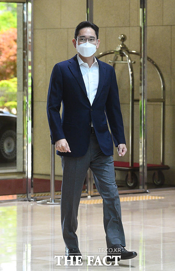 27일 삼성전자 이사회를 통해 이재용 삼성전자 부회장의 회장 취임 안건이 논의될 것으로 예상된다. /이동률 기자