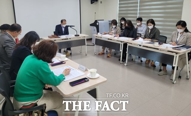 광양시육아종합지원센터는 운영위원회를 개최하고 토요일(주말) 시간제 보육실을 운영키로 하는 등 내년도 주요 사업을 결정했다.