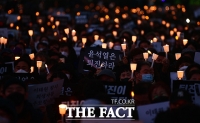  '이태원 희생자' 추모하며 촛불 든 시민들 [포토]