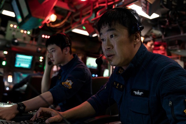 조달환과 차은우(오른쪽부터)는 영화 데시벨에서 해군 잠수함 한라함의 음탐사(음향탐지사)를 맡아 열연했다. /마인드마크 제공
