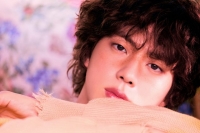  방탄소년단 진, 일본 오리콘 차트 접수…솔로 싱글 인기몰이