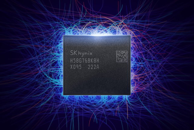 SK하이닉스가 세계 최초로 모바일용 D램에 HKMG 공정을 도입한 LPDDR5X 개발을 마치고 판매를 시작했다. /SK하이닉스 제공