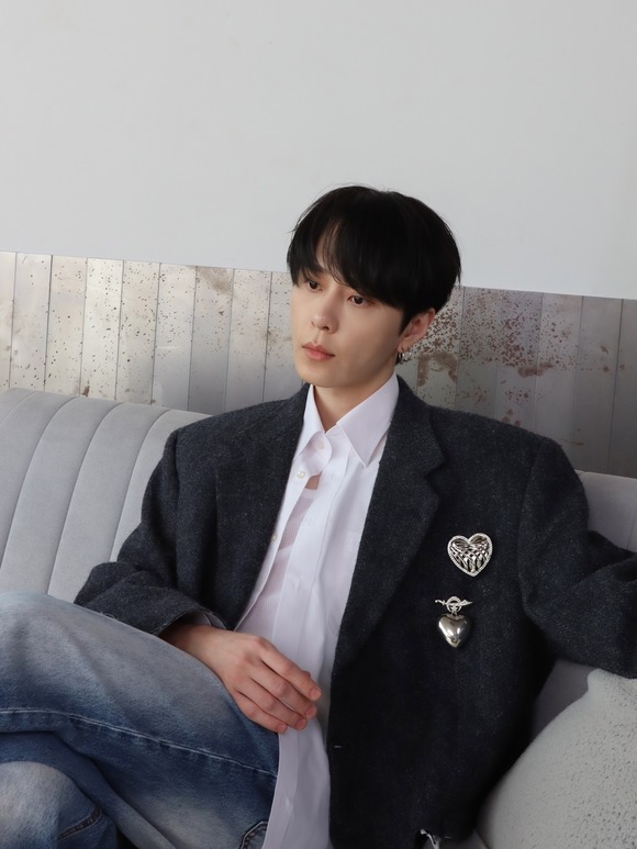 용준형은 일상이 뻔하다고 느낄 때가 있지 않나. 맨날 일어나는 일상도 조금 더 특별하다고 생각하면 특별하다고 느껴진다. 그런 것들을 소재로 삼아서 이 앨범을 만들었다고 앨범을 소개했다. /블랙메이드 제공