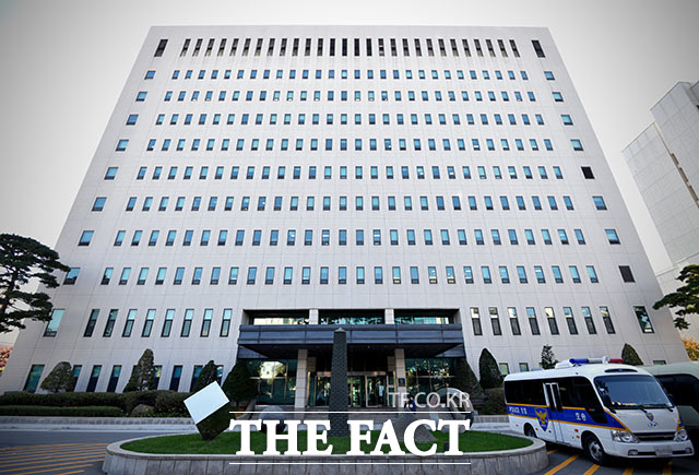 검찰이 가거도 방파제 사업 과정에서 100억원대 국가예산을 가로챈 혐의로 삼성물산을 압수수색 중이다./이덕인 기자