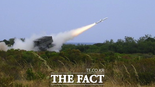 이탈리아가 우크라이나에 제공할 것으로 알려진 지대공 미사일 체계 스카이가드 아스파이드요격 미사일이 발사되고 있다./이탈리아 육군