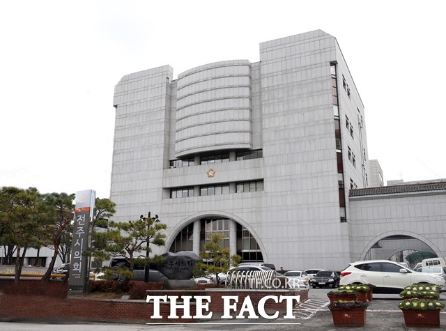 전주시의회 전경. 사진=김도우 기자