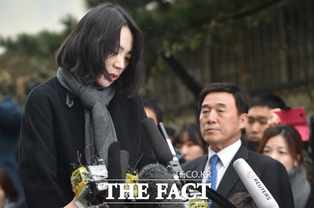 법원이 조현아(사진) 전 대한항공 부사장과 남편 박모 씨의 이혼 및 양육자 지정 소송에서 법원이 두 사람의 이혼을 판결했다. /더팩트DB