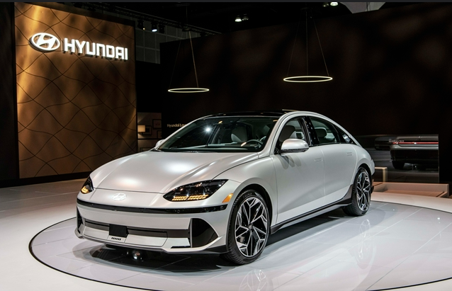 17일(현지시각)미국 LA 컨벤션 센터(Los Angeles Convention Center)에서 열린 2022 LA 오토쇼(2022 Los Angeles Auto Show)에서 현대자동차가 전기자동차 아이오닉 6를 북미 최초로 선보였다. /현대자동차 제공