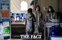  [속보] 신규확진 4만9418명…전날보다 6019명↓