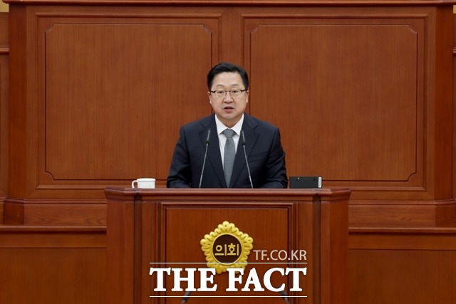 이장우 대전시장이 21일 대전시의회 제268회 정례회 제2차 본회의에서 시정질문에 답변하고 있다. / 대전시의회 제공