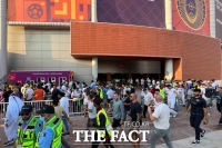  [월드컵 줌인] '티켓이 사라졌어요'… FIFA 앱 오류에 경기장 입장 지연