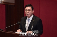  정우택 '법사위원, 1심만 유죄 받아도 활동 못하게 해야' 법안 추진