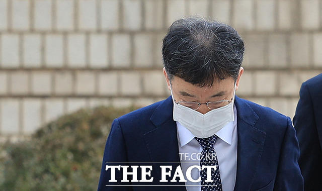 지난 24일 0시 구속기간만료로 석방된 후 첫 재판을 받는 김 씨는 이날 법정에 출석했다. /이선화 기자