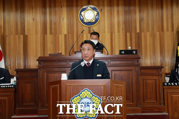 정영철 충북 영동군수는 28일 생생지락(生生之樂·백성이 행복하게 산다)을 내년 신년 화두로 삼고 내년 성장동력 마련을 위한 5대 시책을 제시했다. /영동군.