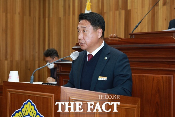 정영철 충북 영동군수는 28일 생생지락(生生之樂·백성이 행복하게 산다)을 내년 신년 화두로 삼고 내년 성장동력 마련을 위한 5대 시책을 제시했다. /영동군.