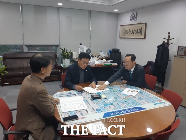 명현관 군수가 지역 현안 국고 확보를 위해 ‘국회 방문’/해남군 제공