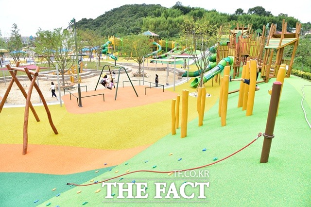 물초울공원 어린이모험놀이시설 모습/진주시 제공